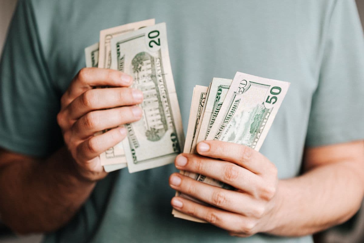 13th and 14th Salary in Austria: How They're Taxed and What You Actually Get